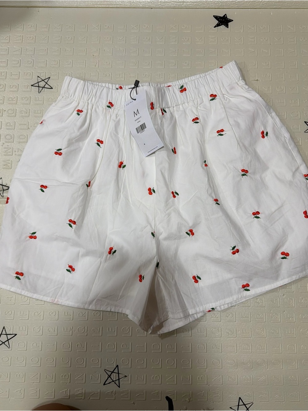 AKIRA White Cherry-Embroidered Elastic-Waist Shorts